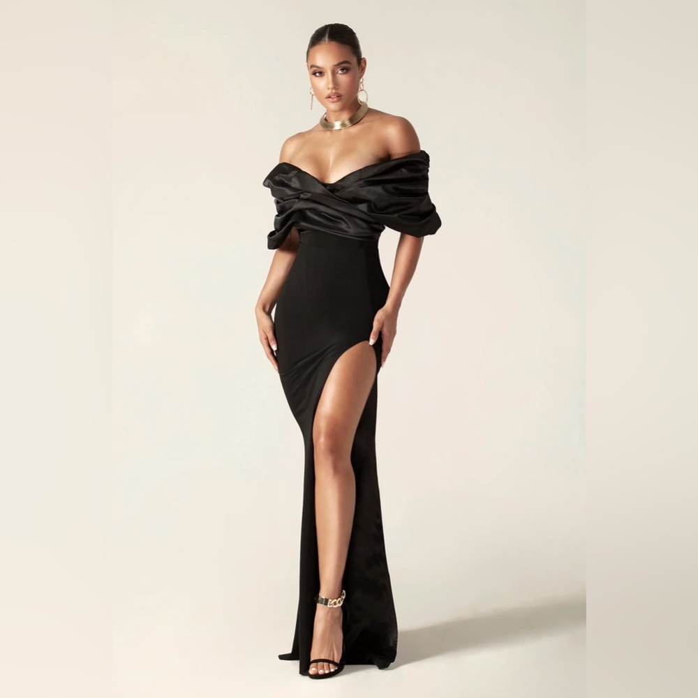 ALIEVA PRESLEY CREPE RUFFLE
SHOULDER BLACK GOWN DRESS Size
Medium